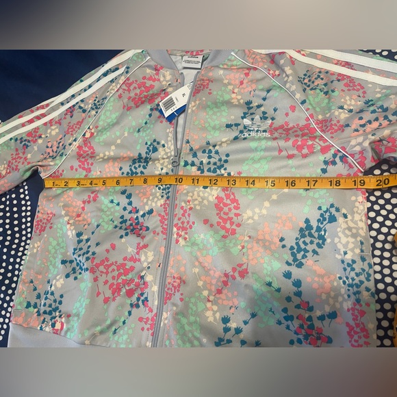 NWT Adidas Flower Track Jacket Girls Size 14-15th yrs/XL - Picture 7 of 8